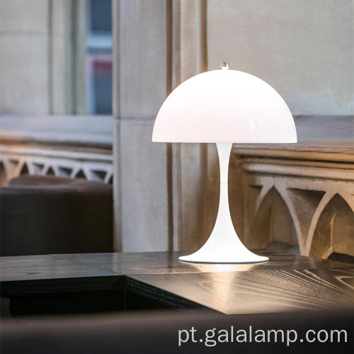 Luz de pé branca minimalista nórdica